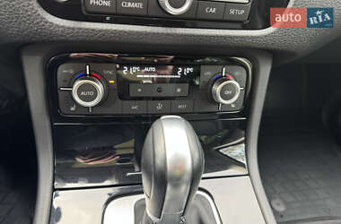 Внедорожник / Кроссовер Volkswagen Touareg 2015 в 