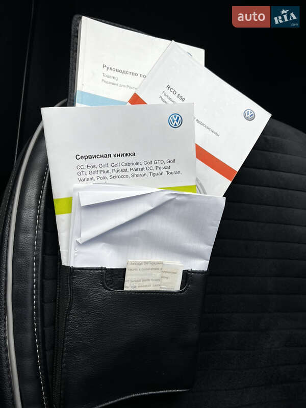 Позашляховик / Кросовер Volkswagen Touareg 2013 в Сумах