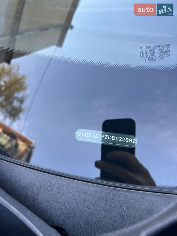 Внедорожник / Кроссовер Volkswagen Touareg 2012 в Харькове