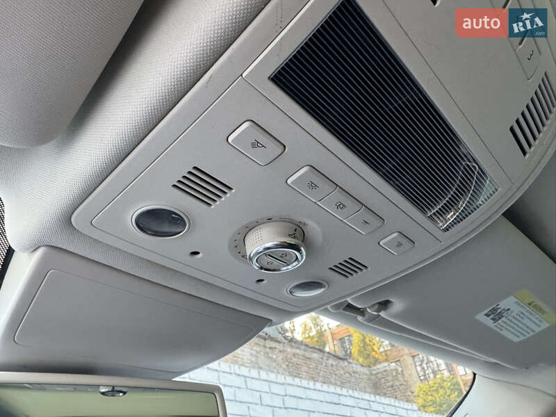 Позашляховик / Кросовер Volkswagen Touareg 2015 в Києві фото 46 Позашляховик / Кросовер Volkswagen Touareg 2015 в Києві