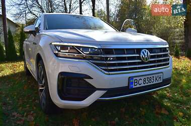 Внедорожник / Кроссовер Volkswagen Touareg 2019 в 