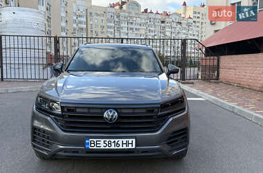 Внедорожник / Кроссовер Volkswagen Touareg 2018 в 