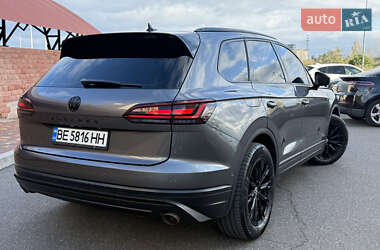 Внедорожник / Кроссовер Volkswagen Touareg 2018 в 