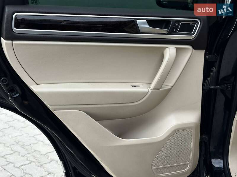 Позашляховик / Кросовер Volkswagen Touareg 2012 в Львові фото 29 Позашляховик / Кросовер Volkswagen Touareg 2012 в Львові