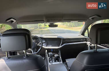 Позашляховик / Кросовер Volkswagen Touareg 2022 в 