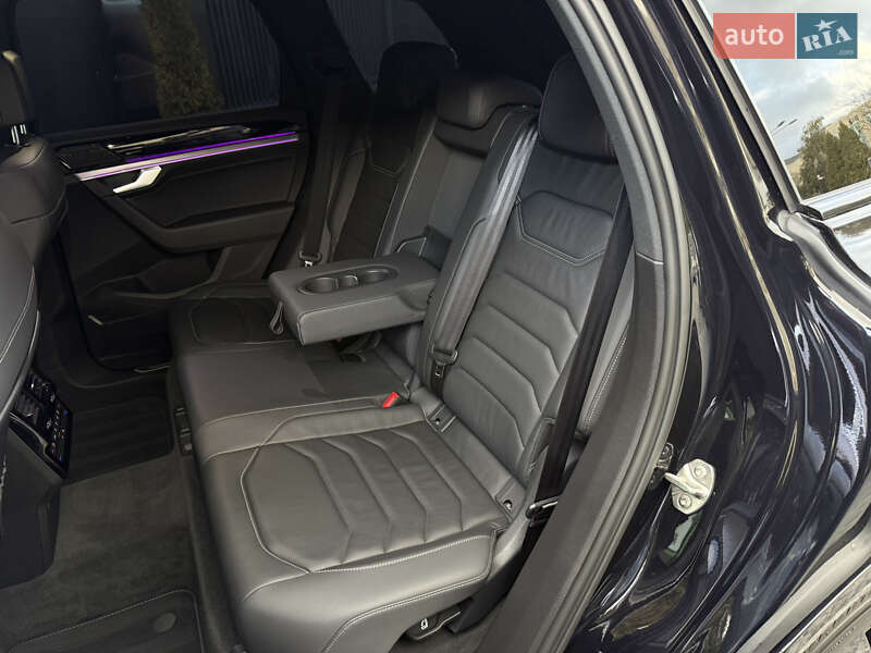 Внедорожник / Кроссовер Volkswagen Touareg 2020 в Киеве