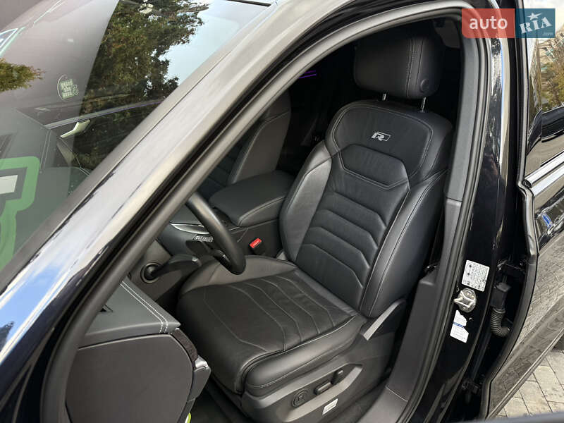 Внедорожник / Кроссовер Volkswagen Touareg 2020 в Киеве