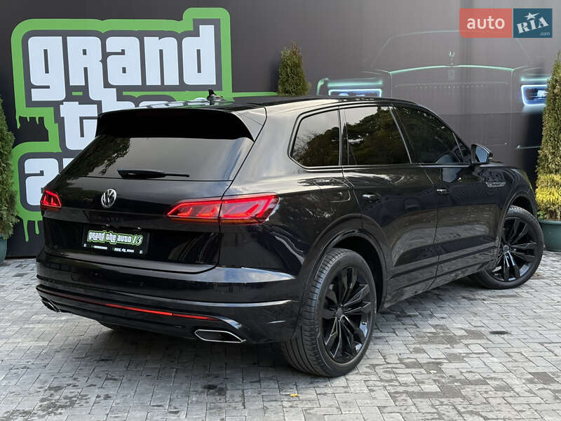 Внедорожник / Кроссовер Volkswagen Touareg 2020 в Киеве
