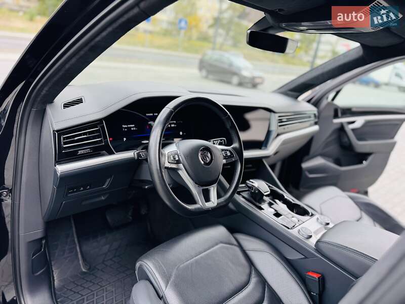 Внедорожник / Кроссовер Volkswagen Touareg 2018 в Днепре фото 38 Внедорожник / Кроссовер Volkswagen Touareg 2018 в Днепре
