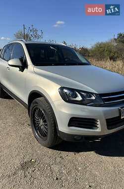 Внедорожник / Кроссовер Volkswagen Touareg 2011 в Калуше