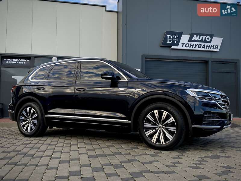 Позашляховик / Кросовер Volkswagen Touareg 2019 в Мукачевому