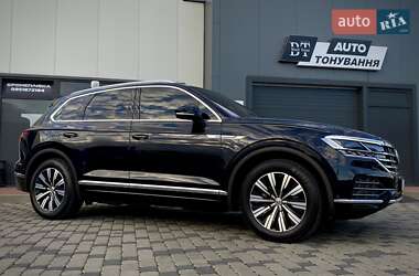 Внедорожник / Кроссовер Volkswagen Touareg 2019 в 