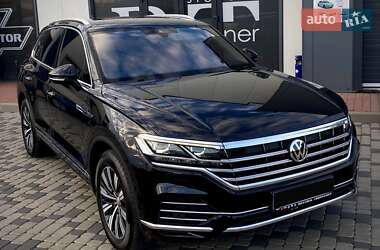 Внедорожник / Кроссовер Volkswagen Touareg 2019 в 