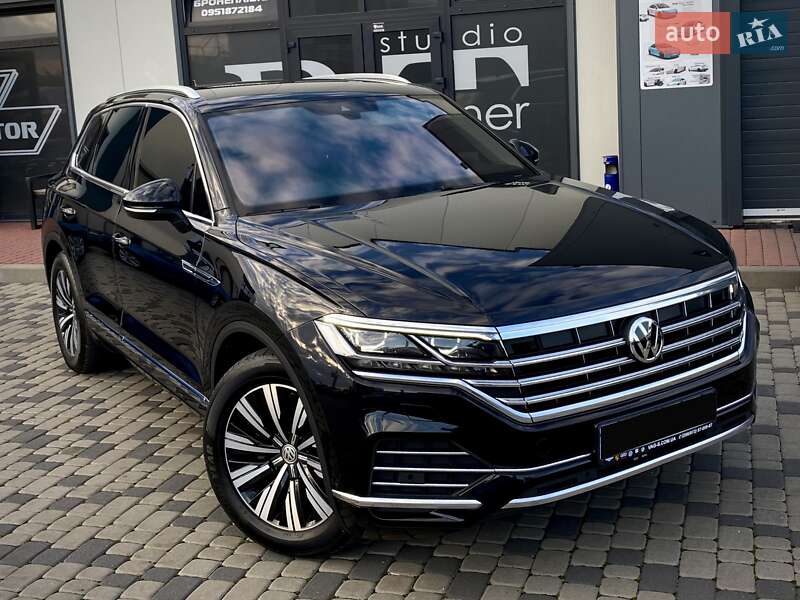 Позашляховик / Кросовер Volkswagen Touareg 2019 в Мукачевому