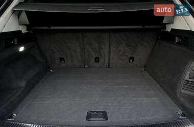 Внедорожник / Кроссовер Volkswagen Touareg 2019 в 