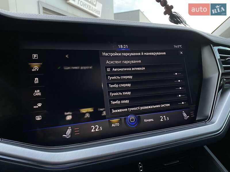 Позашляховик / Кросовер Volkswagen Touareg 2019 в Мукачевому