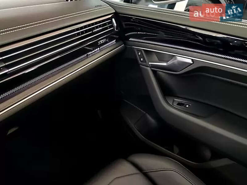 Позашляховик / Кросовер Volkswagen Touareg 2024 в Бучі