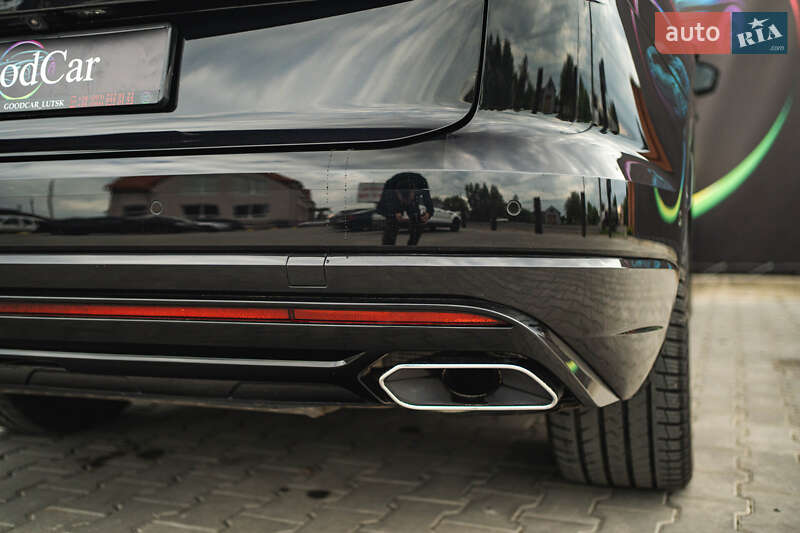 Позашляховик / Кросовер Volkswagen Touareg 2019 в Луцьку