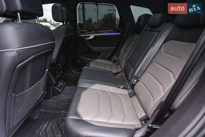 Позашляховик / Кросовер Volkswagen Touareg 2019 в Луцьку