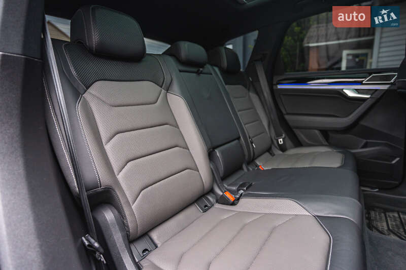 Позашляховик / Кросовер Volkswagen Touareg 2019 в Луцьку