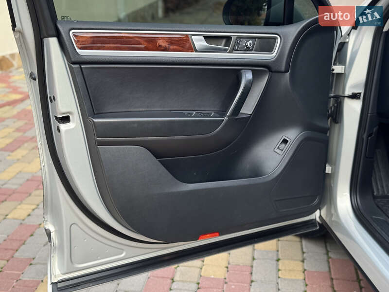Позашляховик / Кросовер Volkswagen Touareg 2012 в Одесі фото 27 Позашляховик / Кросовер Volkswagen Touareg 2012 в Одесі