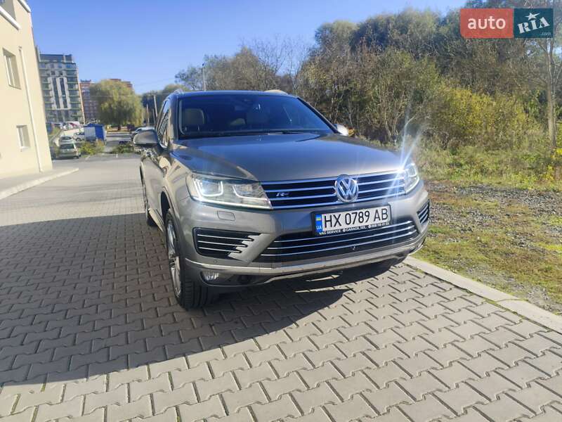 Внедорожник / Кроссовер Volkswagen Touareg 2016 в Хмельницком