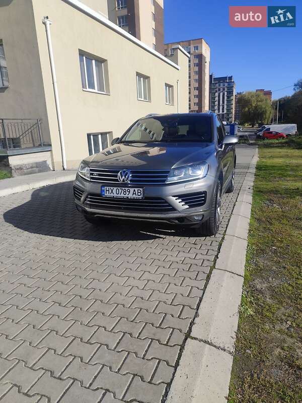 Внедорожник / Кроссовер Volkswagen Touareg 2016 в Хмельницком