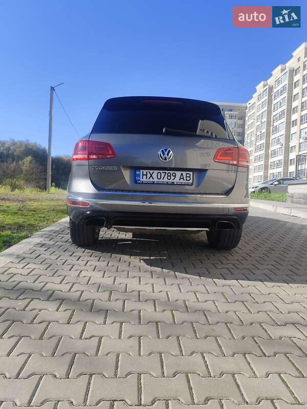 Внедорожник / Кроссовер Volkswagen Touareg 2016 в Хмельницком