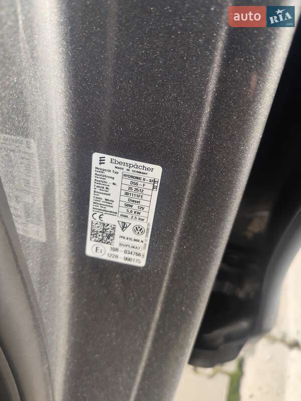 Внедорожник / Кроссовер Volkswagen Touareg 2016 в Хмельницком