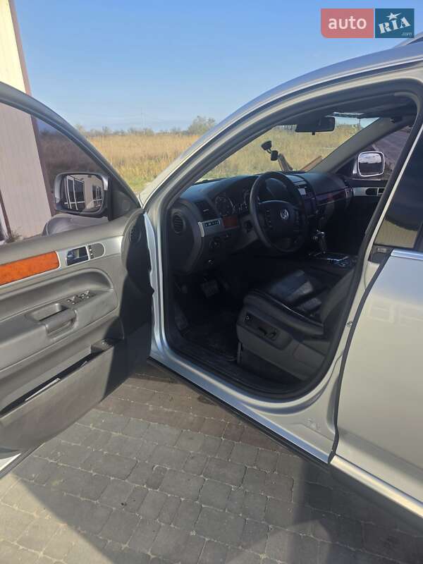 Внедорожник / Кроссовер Volkswagen Touareg 2006 в Киеве фото 12 Внедорожник / Кроссовер Volkswagen Touareg 2006 в Киеве
