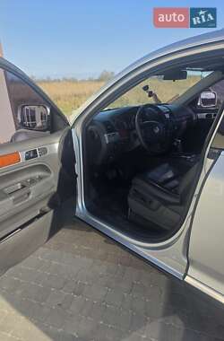 Внедорожник / Кроссовер Volkswagen Touareg 2006 в  фото 2 Внедорожник / Кроссовер Volkswagen Touareg 2006 в
