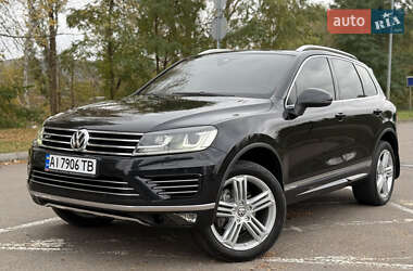 Внедорожник / Кроссовер Volkswagen Touareg 2015 в Киеве