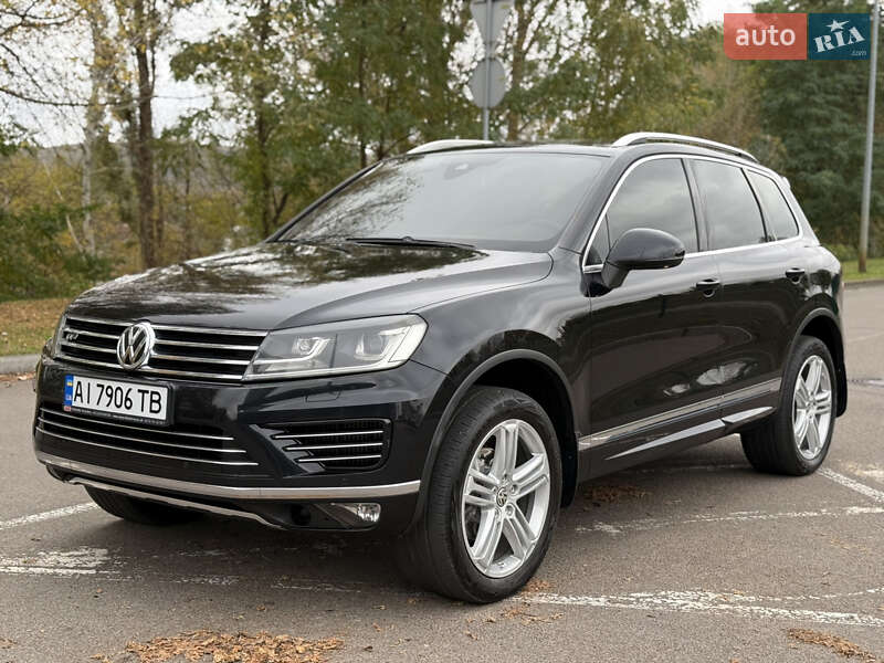 Позашляховик / Кросовер Volkswagen Touareg 2015 в Києві