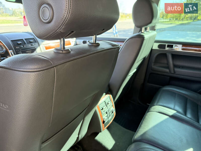 Внедорожник / Кроссовер Volkswagen Touareg 2006 в Одессе