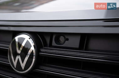 Внедорожник / Кроссовер Volkswagen Touareg 2023 в 