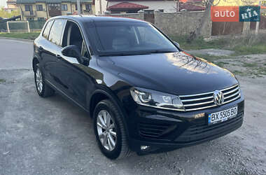 Позашляховик / Кросовер Volkswagen Touareg 2015 в 
