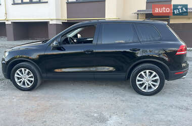 Позашляховик / Кросовер Volkswagen Touareg 2015 в 