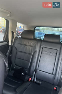 Позашляховик / Кросовер Volkswagen Touareg 2015 в 