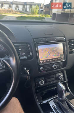 Позашляховик / Кросовер Volkswagen Touareg 2015 в 