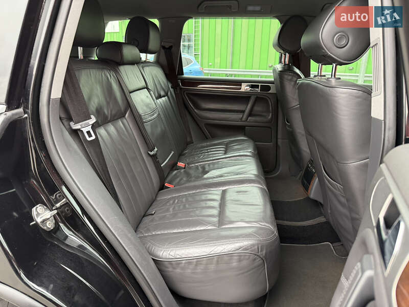 Внедорожник / Кроссовер Volkswagen Touareg 2007 в Киеве