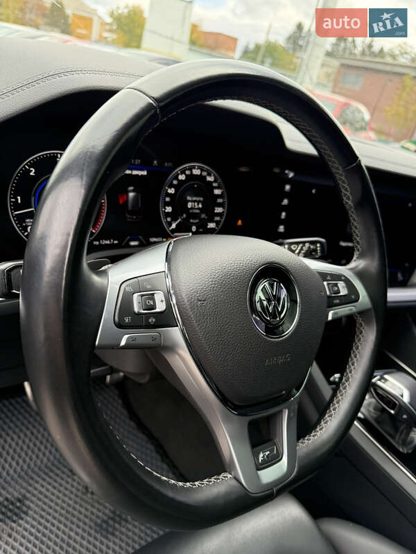Внедорожник / Кроссовер Volkswagen Touareg 2018 в Полтаве фото 28 Внедорожник / Кроссовер Volkswagen Touareg 2018 в Полтаве