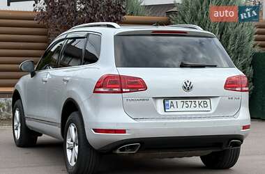 Внедорожник / Кроссовер Volkswagen Touareg 2012 в 
