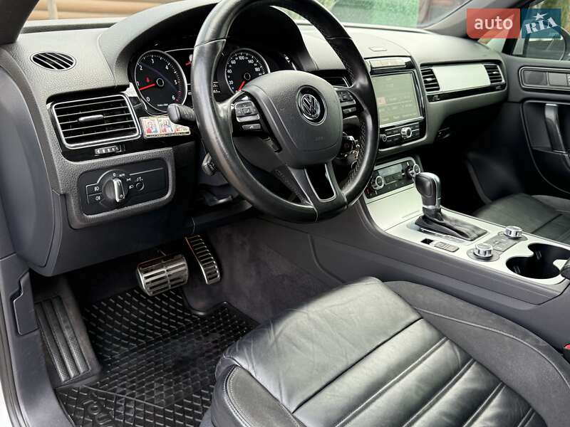 Позашляховик / Кросовер Volkswagen Touareg 2012 в Києві фото 44 Позашляховик / Кросовер Volkswagen Touareg 2012 в Києві