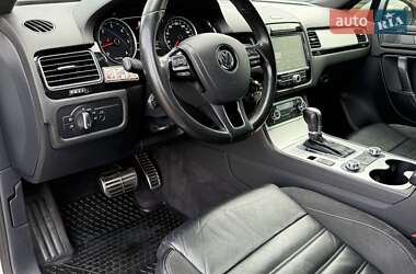 Внедорожник / Кроссовер Volkswagen Touareg 2012 в 