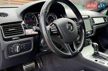 Внедорожник / Кроссовер Volkswagen Touareg 2012 в 