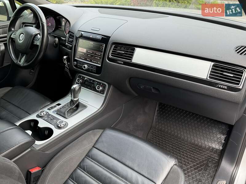 Позашляховик / Кросовер Volkswagen Touareg 2012 в Києві фото 58 Позашляховик / Кросовер Volkswagen Touareg 2012 в Києві