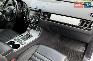 Внедорожник / Кроссовер Volkswagen Touareg 2012 в 