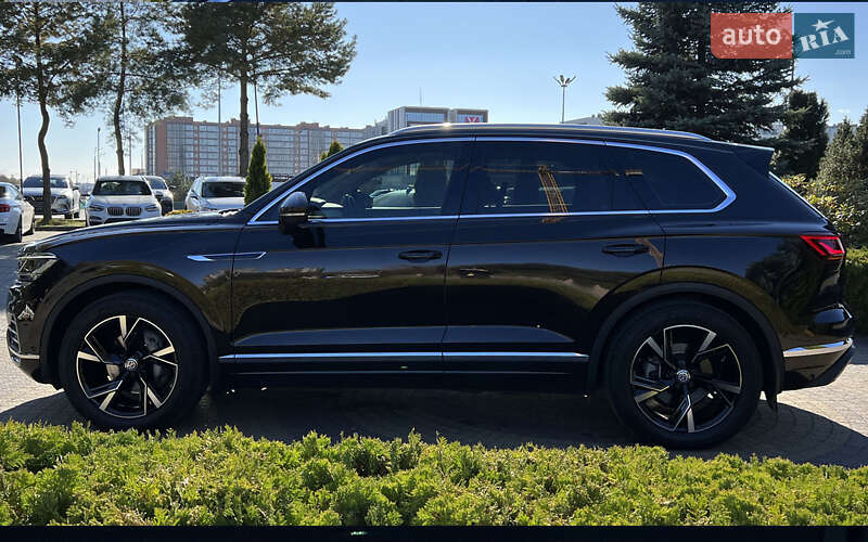 Позашляховик / Кросовер Volkswagen Touareg 2021 в Львові