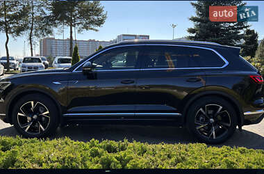 Внедорожник / Кроссовер Volkswagen Touareg 2021 в 