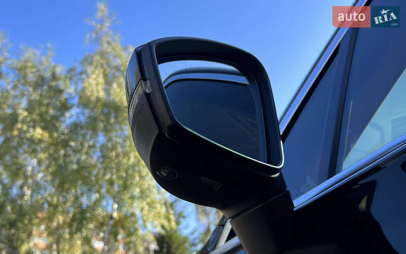 Позашляховик / Кросовер Volkswagen Touareg 2021 в Львові